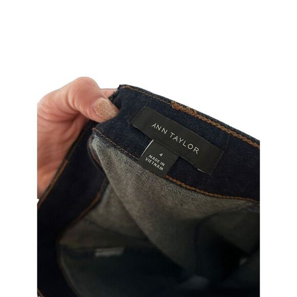 Ann Taylor Back Zipper Closure Dark Wash Denim A-Line Skirt Blue Size 4 Classic - Picture 8 of 15